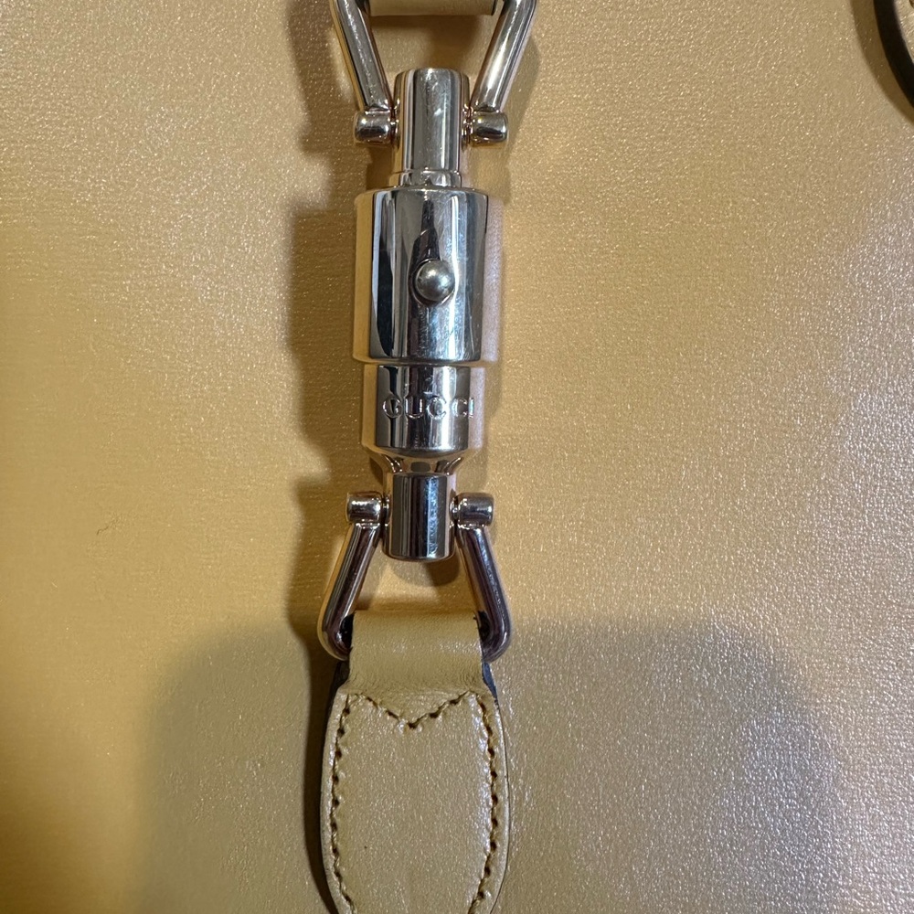 Gucci Yellow Satchel Bag with Structured Design - Picture 2 of 8